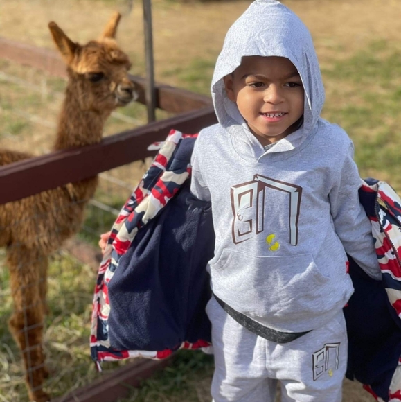 liamm's closet kids sweat suit - Picture 2 of 2